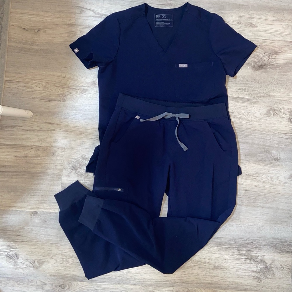 Navy Figs Scrub set